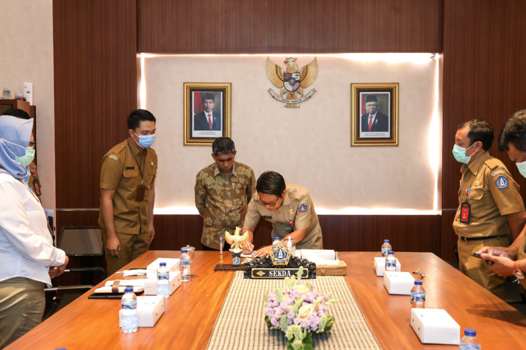 Sekda Adi Arnawa Dorong Pelayanan Prima di Semua OPD